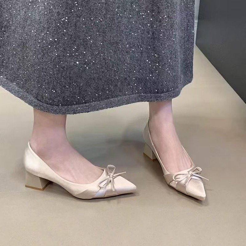 Women Fashion Heels - Sepatu Retro Setengah Panjang Model Baru