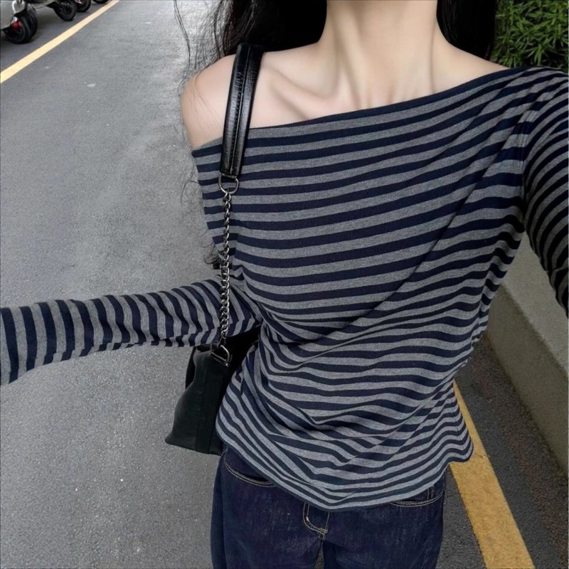 Off Shoulder Top - Atasan Wanita Vintage Bergaris Off Shoulder