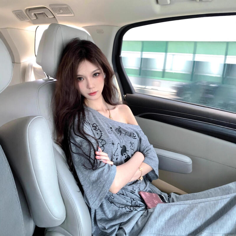 Off Shoulder Top - Blus Pelindung Sinar Matahari Hello Kitty