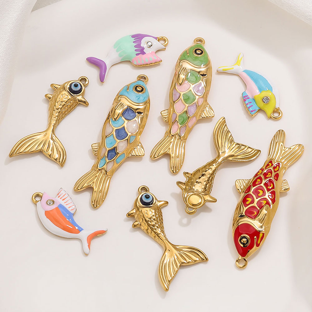 Women Fashion Hub - 2-3 Buah Jimat Ikan Enamel Emas