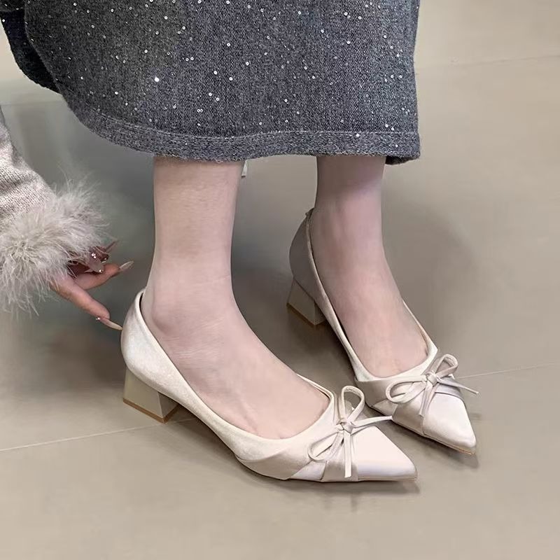 Sepatu Retro Setengah Panjang  - Women Fashion Heels ulasan dan harga